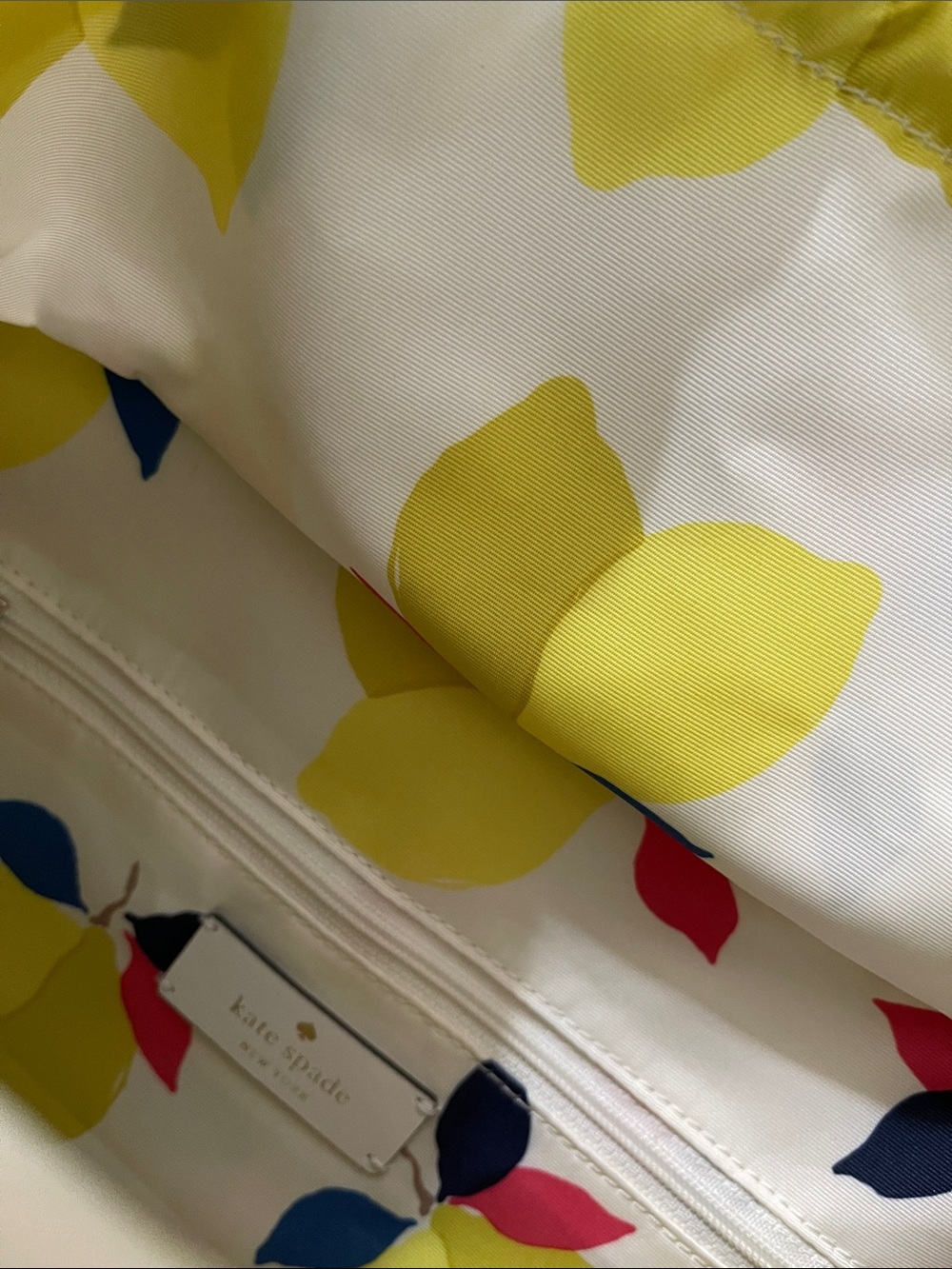 Kate Spade New York Lemon Zest Satchel
Rare Novelty Item
Like new used once - Picture 3 of 7